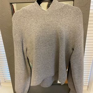 grey forever 21 sweater hoodie with balloon sleeve